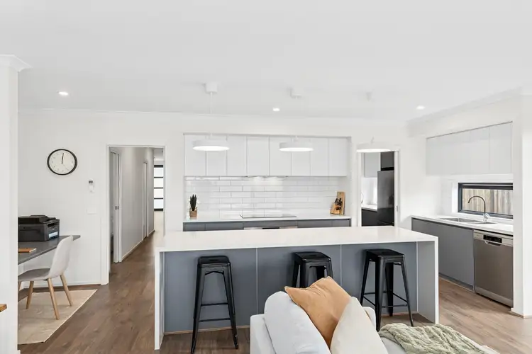 Fifth view of Homely house listing, 8 Tawny Court, Lara VIC 3212