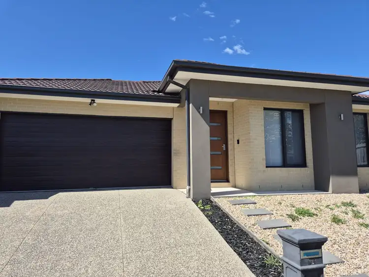 11 Artful Street, Donnybrook VIC 3064