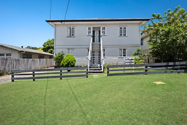 Main view of Homely unit listing, 3/4 Vernon Street, Clontarf QLD 4019