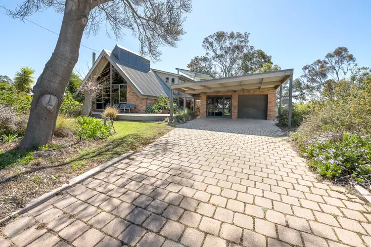 327 Lakeside Drive, Lake Boga VIC 3584