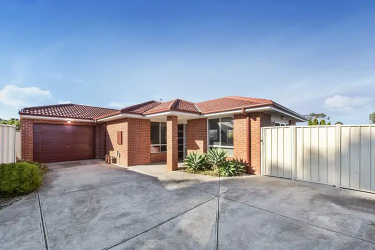 2/9 Phillip Street, Melton South VIC 3338