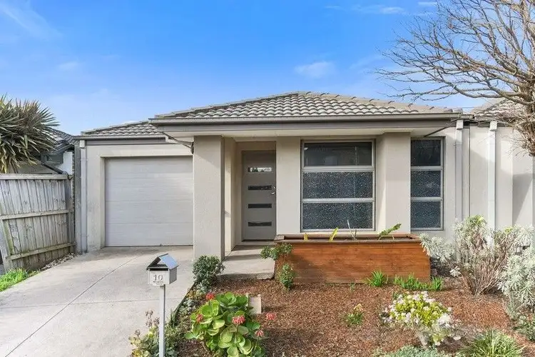 10 Kosciuszko Circuit, Clyde VIC 3978