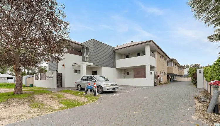 9/4 Central Terrace, Beckenham WA 6107