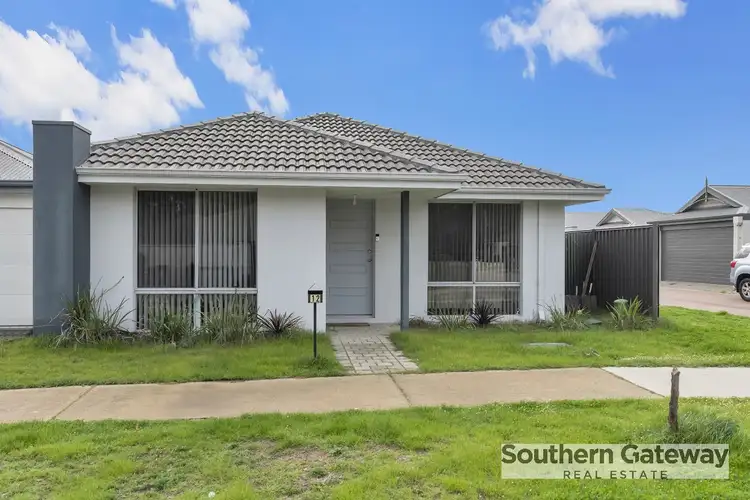 12 Bristow Street, Haynes WA 6112