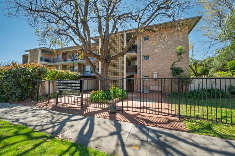 12 River View Street