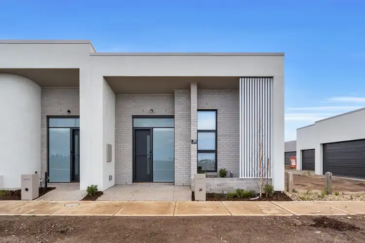 21 Cosmopolitan Drive, Wyndham Vale VIC 3024