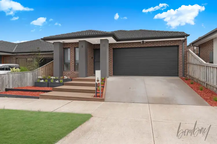 8 Adelaide Circuit, Donnybrook VIC 3064