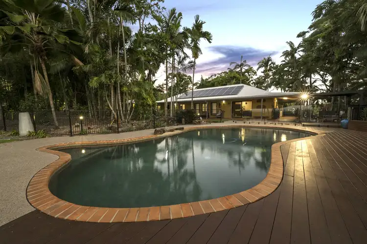 4/4 Eulbertie Avenue, Eimeo QLD 4740
