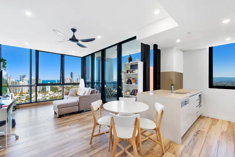 3111/2 Como Crescent, Southport QLD 4215