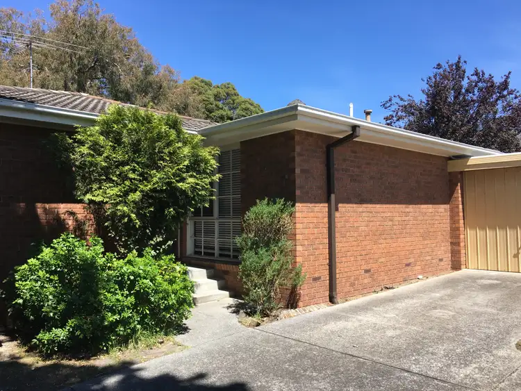 2/2 Clanbrae Avenue