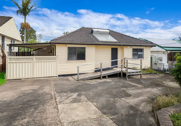 253 Northcliffe Drive, Berkeley NSW 2506