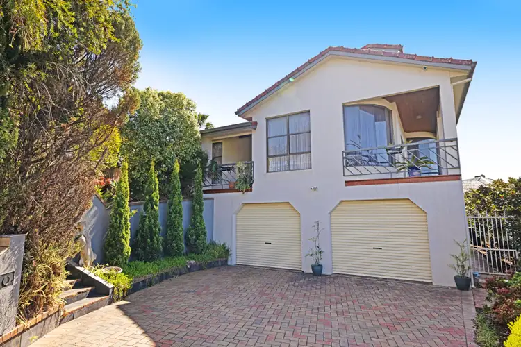 11 Chipping Hill Ct, Wheelers Hill VIC 3150