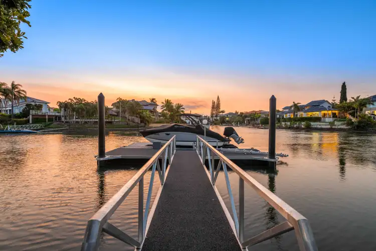 4 Aran Court, Sorrento QLD 4217