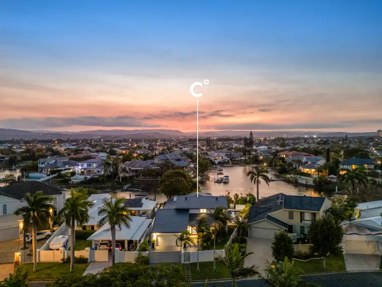 4 Aran Court, Sorrento QLD 4217