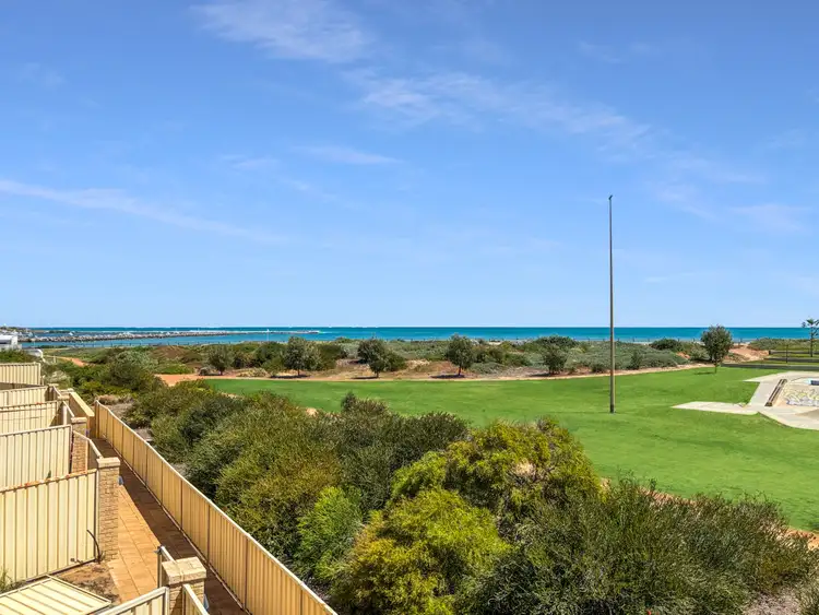 8/129 Point Leander Drive, Port Denison WA 6525