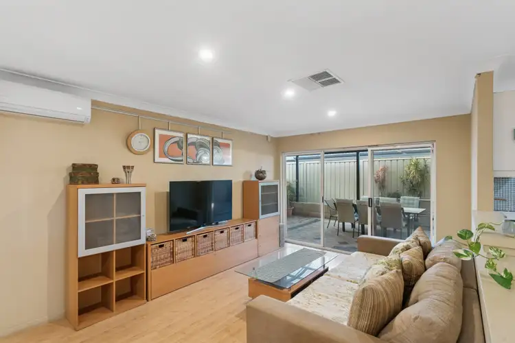 3 Jefferson Drive, Marangaroo WA 6064