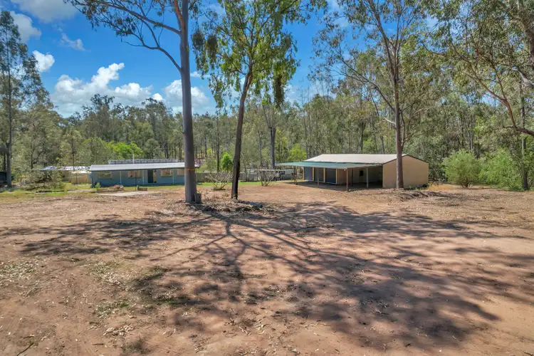 8 Waddington Parade, Plainland QLD 4341