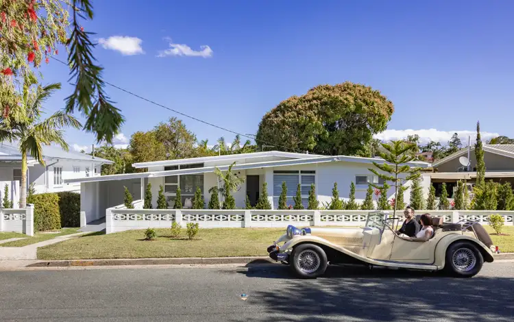 12 Second Avenue, Labrador QLD 4215