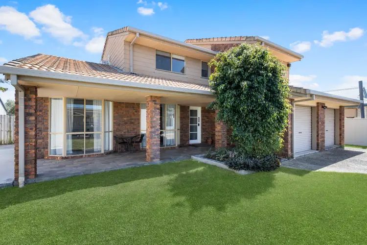 7 Resolute Court, Newport QLD 4020