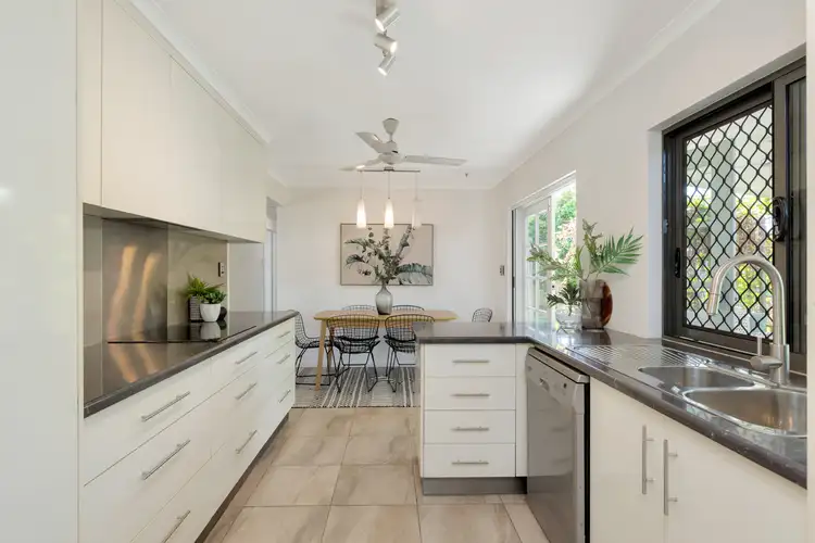 16 Selwyn Street, Cranbrook QLD 4814