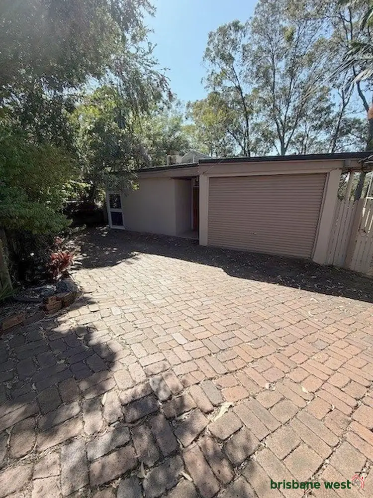 209 Chapel Hill Road, Chapel Hill QLD 4069