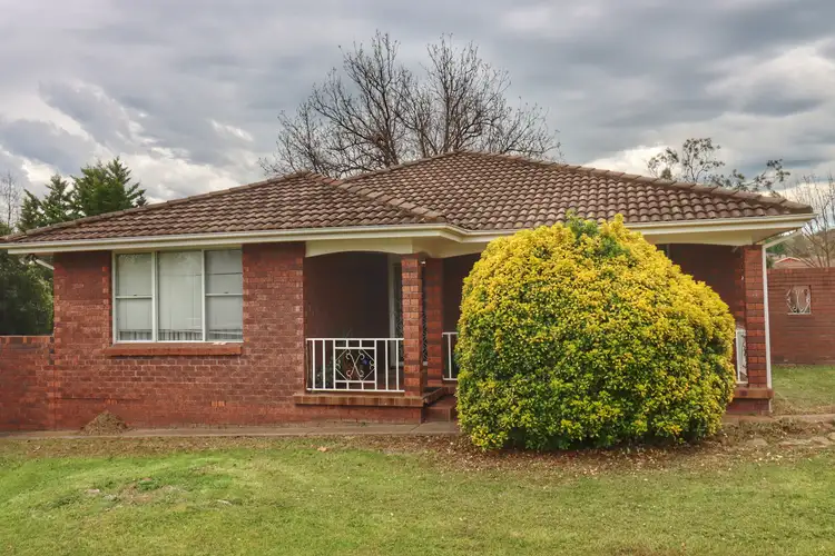 2 Nambucca Circuit, Cowra NSW 2794
