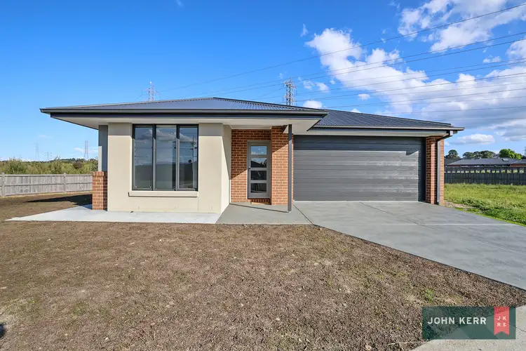 8 Caspian Court, Newborough VIC 3825