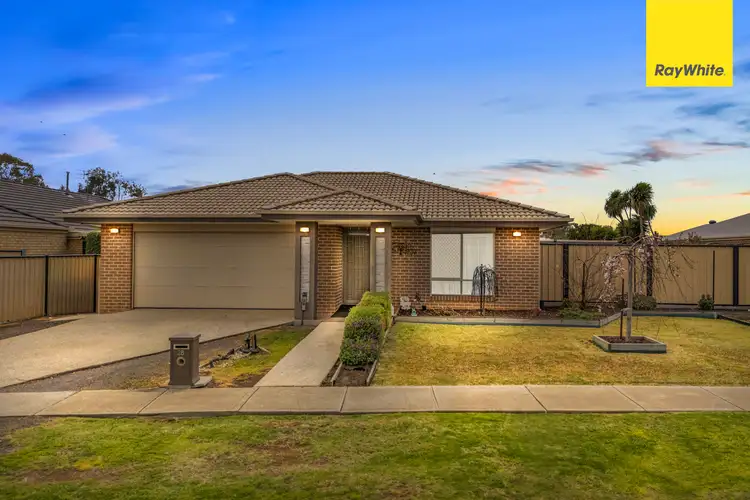 28 Dalray Crescent, Kurunjang VIC 3337