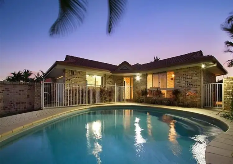10 Goldfinch Avenue, Burleigh Waters QLD 4220