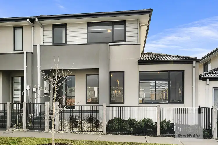 16 Macedon Parade