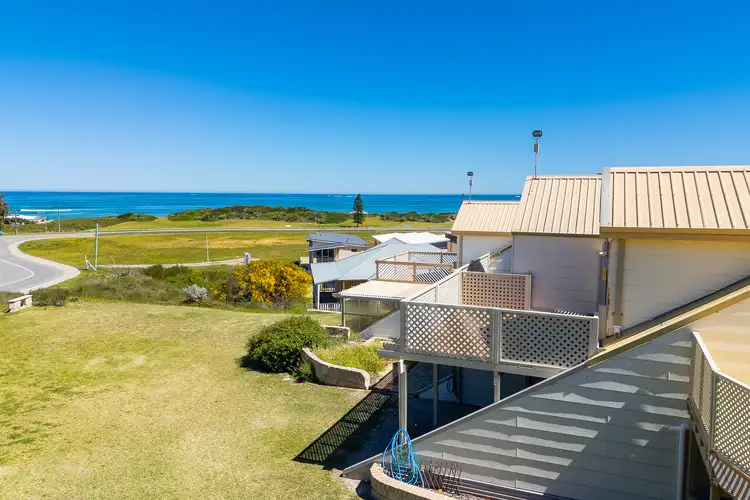 7/16 Dewar Way, Ledge Point WA 6043