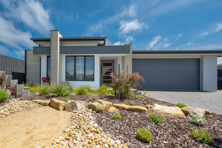 6 Ovata Place, Inverloch VIC 3996