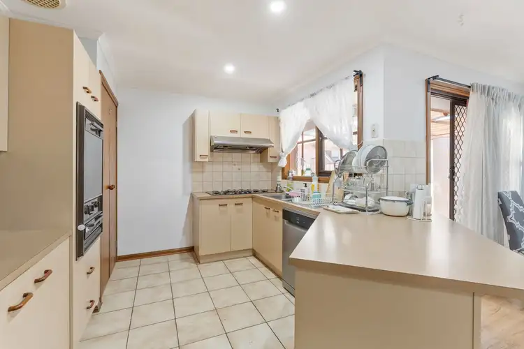 Fourth view of Homely house listing, 2 Forsyth Court, Narre Warren VIC 3805