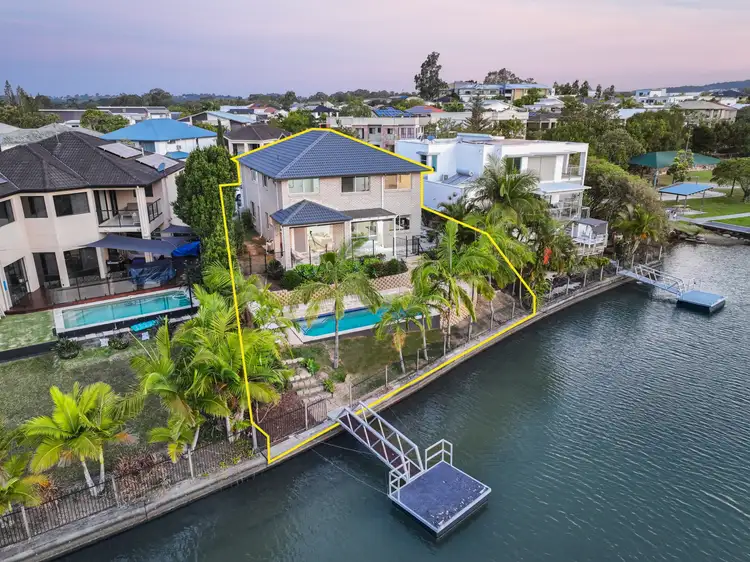 17 Valetta Crescent, Varsity Lakes QLD 4227