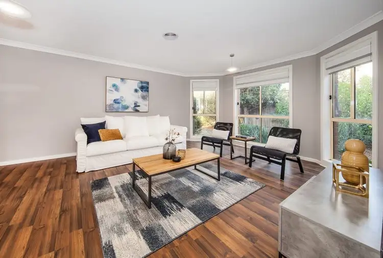 17 Glenbrook Gardens, Brookfield VIC 3338