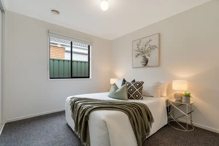 Fifth view of Homely house listing, 29 Chelsworth Loop, Craigieburn VIC 3064