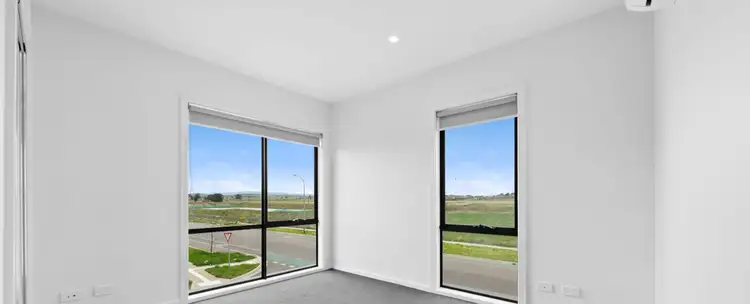61 Springs Road, Donnybrook VIC 3064