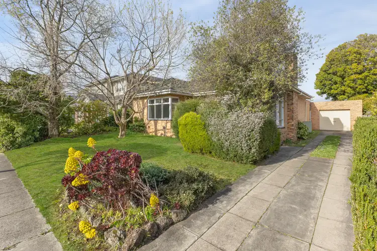 30 Hillview Avenue, Mount Waverley VIC 3149