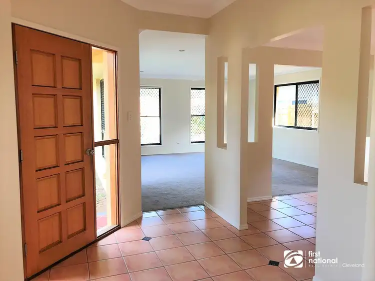 8 Cliff Close, Wakerley QLD 4154