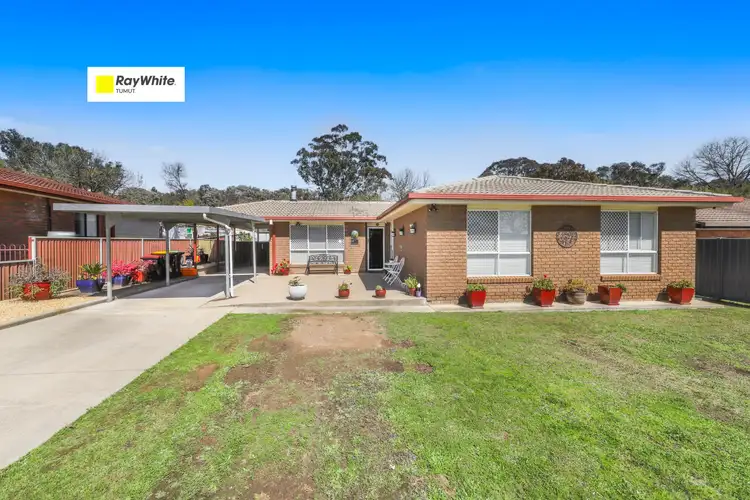 15 Wattle Crescent, Tumut NSW 2720