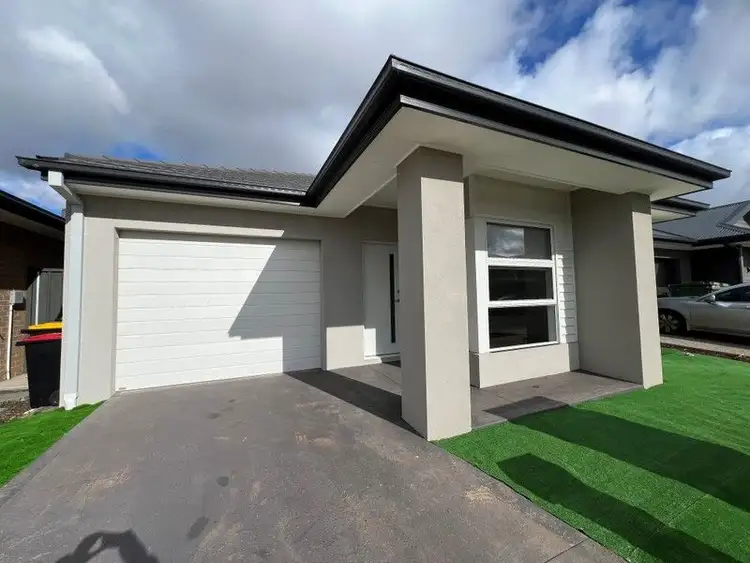 18 Bratan Way, Truganina VIC 3029