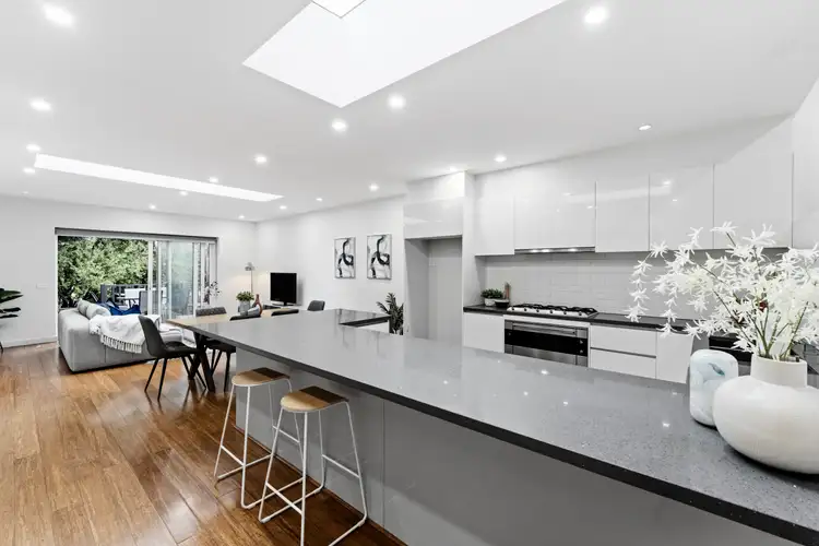 39 Devereaux Street, Oak Park VIC 3046