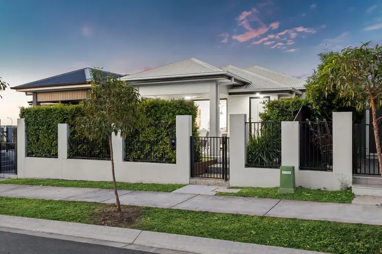 8 Saxby Street, South Ripley QLD 4306