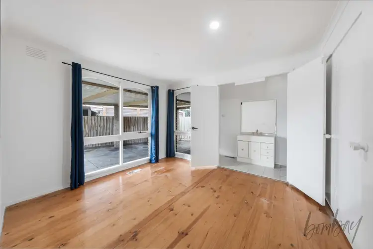 Fifth view of Homely house listing, 5 Bowes Place, Craigieburn VIC 3064