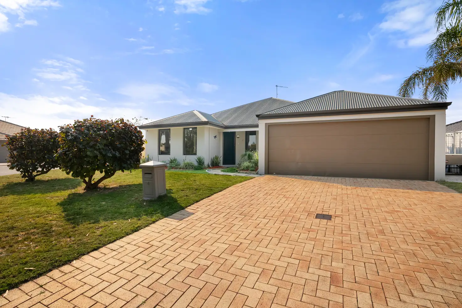 Main view of Homely house listing, 4 Narrabeen Bend, Secret Harbour WA 6173