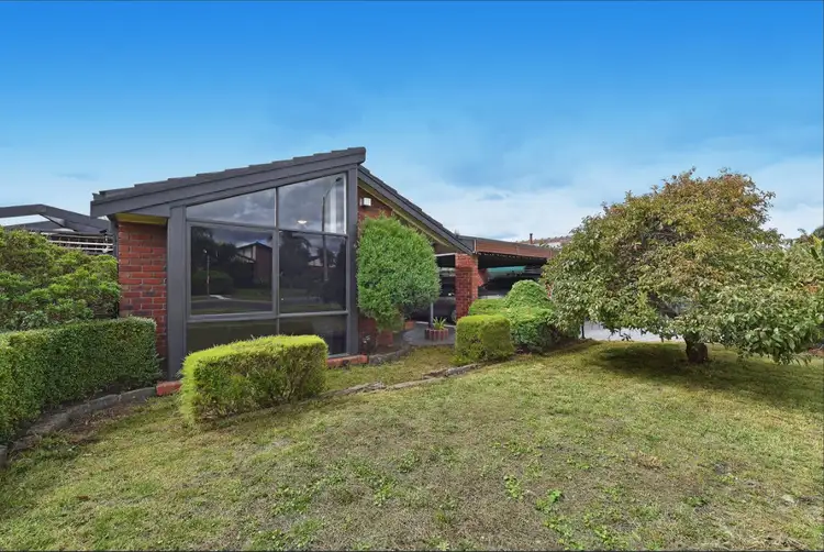 6 Centenary Drive, Mill Park VIC 3082