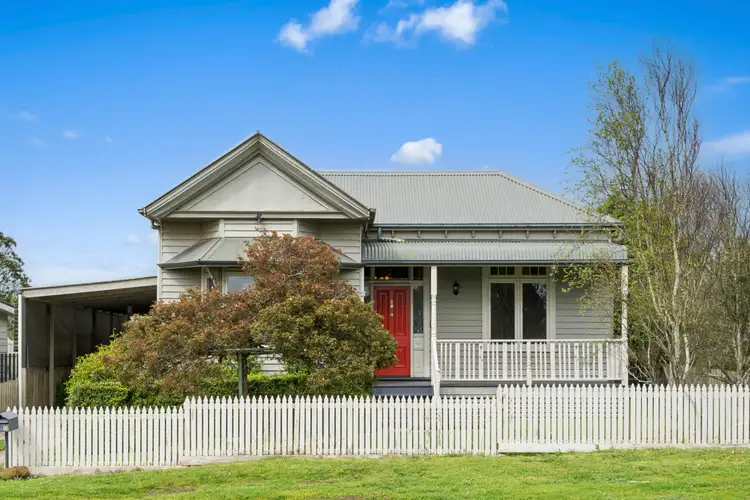 13 Clarke Street, Cobden VIC 3266