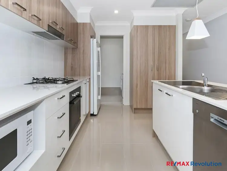 48 Burnett Drive, Holmview QLD 4207