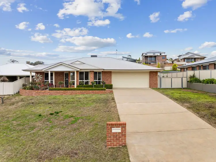 17 Jordan Place, Young NSW 2594