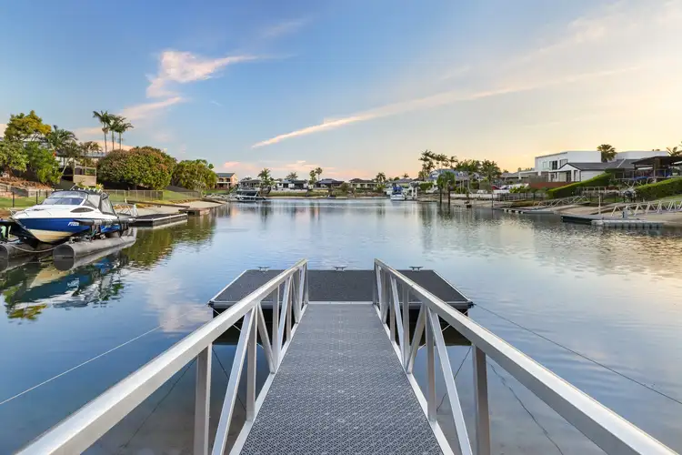 7 Ayrshire Avenue, Benowa QLD 4217